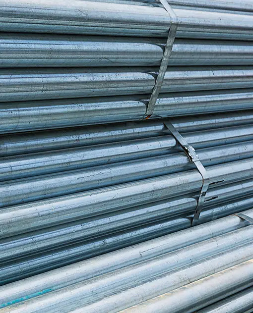 Variedade de materiais em ferro e aço para serralheria no estoque da Mercadaço